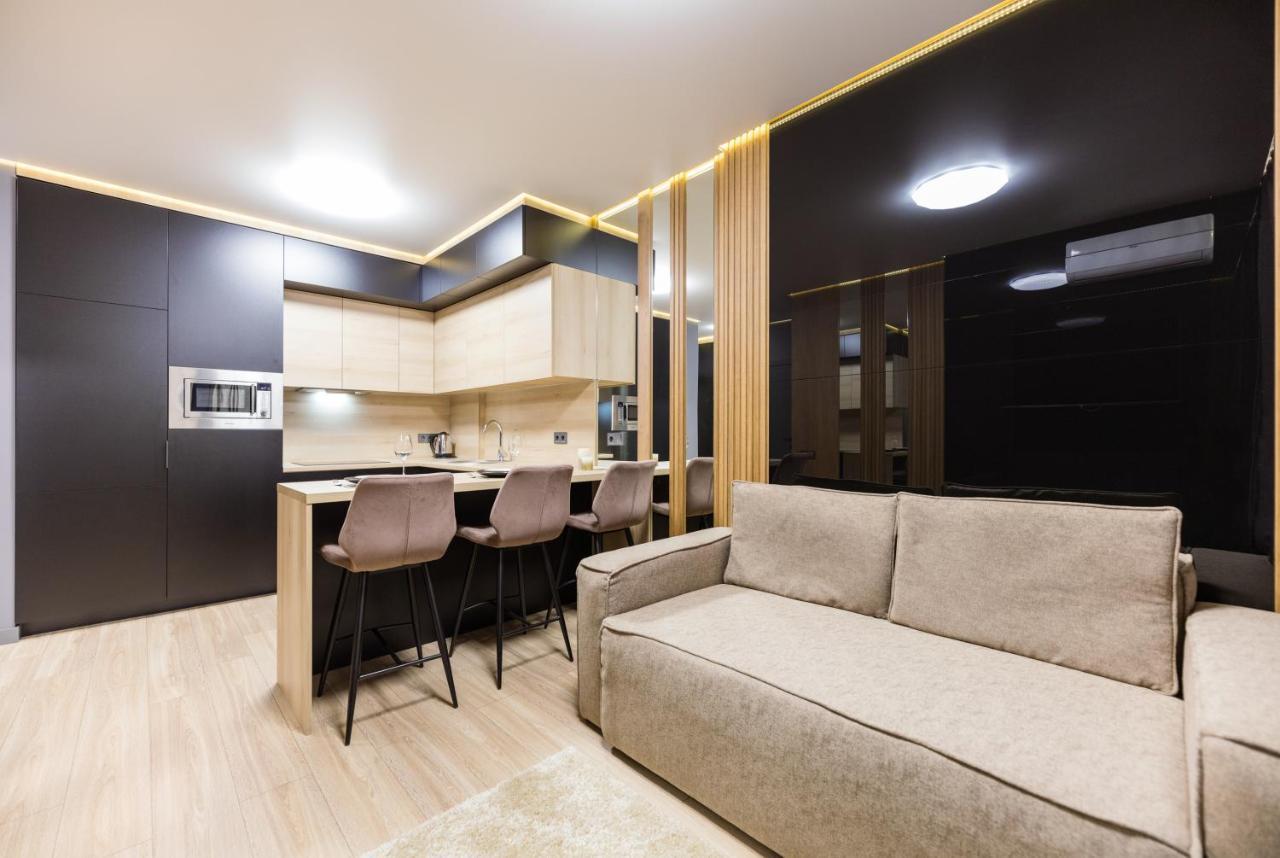 Fayna Town - Loft Black - Nyvky Kijów Zewnętrze zdjęcie